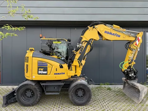 Komatsu PW98MR-11E0 2-pieces + tiltrotator 2023 Komatsu PW98MR-11E0 2-pieces + tiltrotator 2023